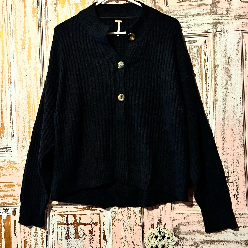 Free People Women’s  Black Ribbed Button-Neck Pullover Sweater